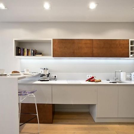 Triton Park Accommodation By P&O Serviced Apartments Varsóvia Exterior foto
