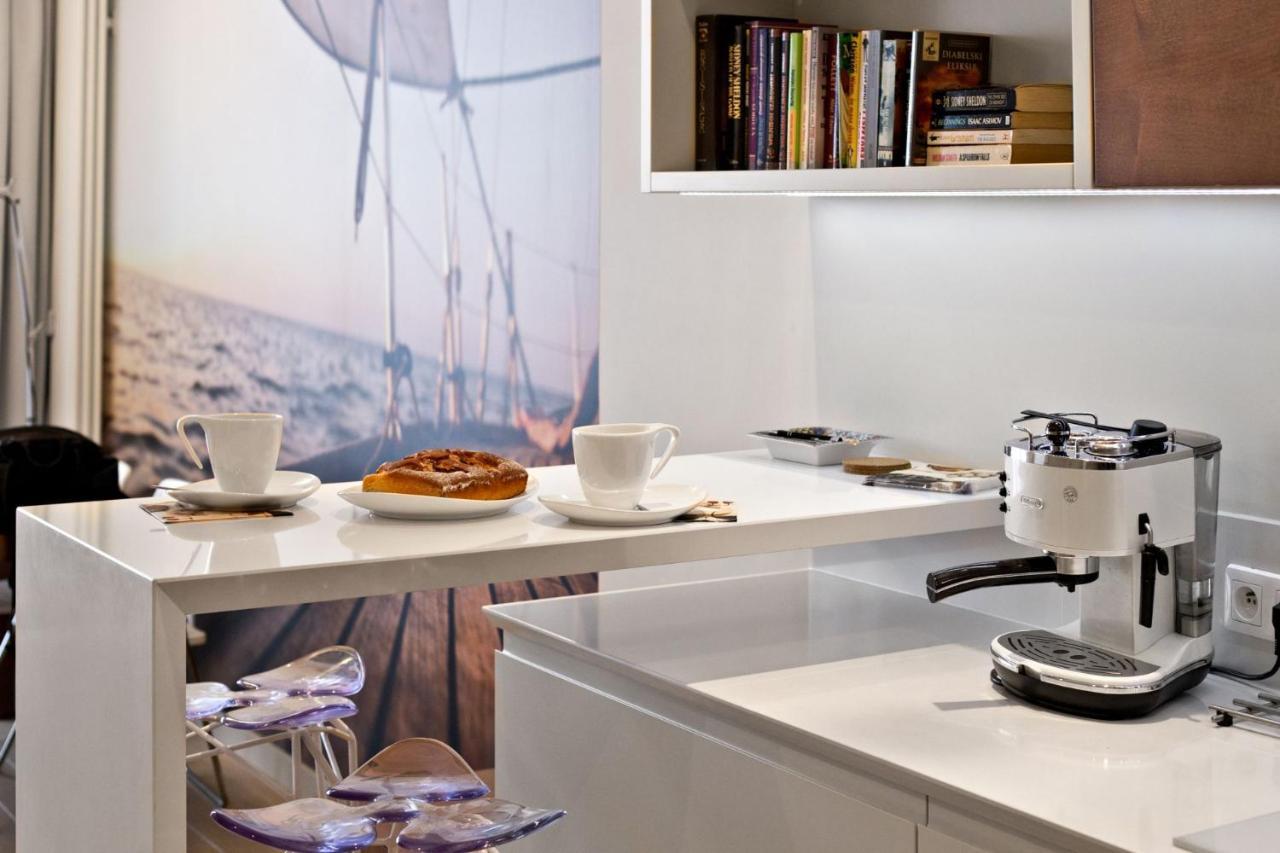 Triton Park Accommodation By P&O Serviced Apartments Varsóvia Exterior foto