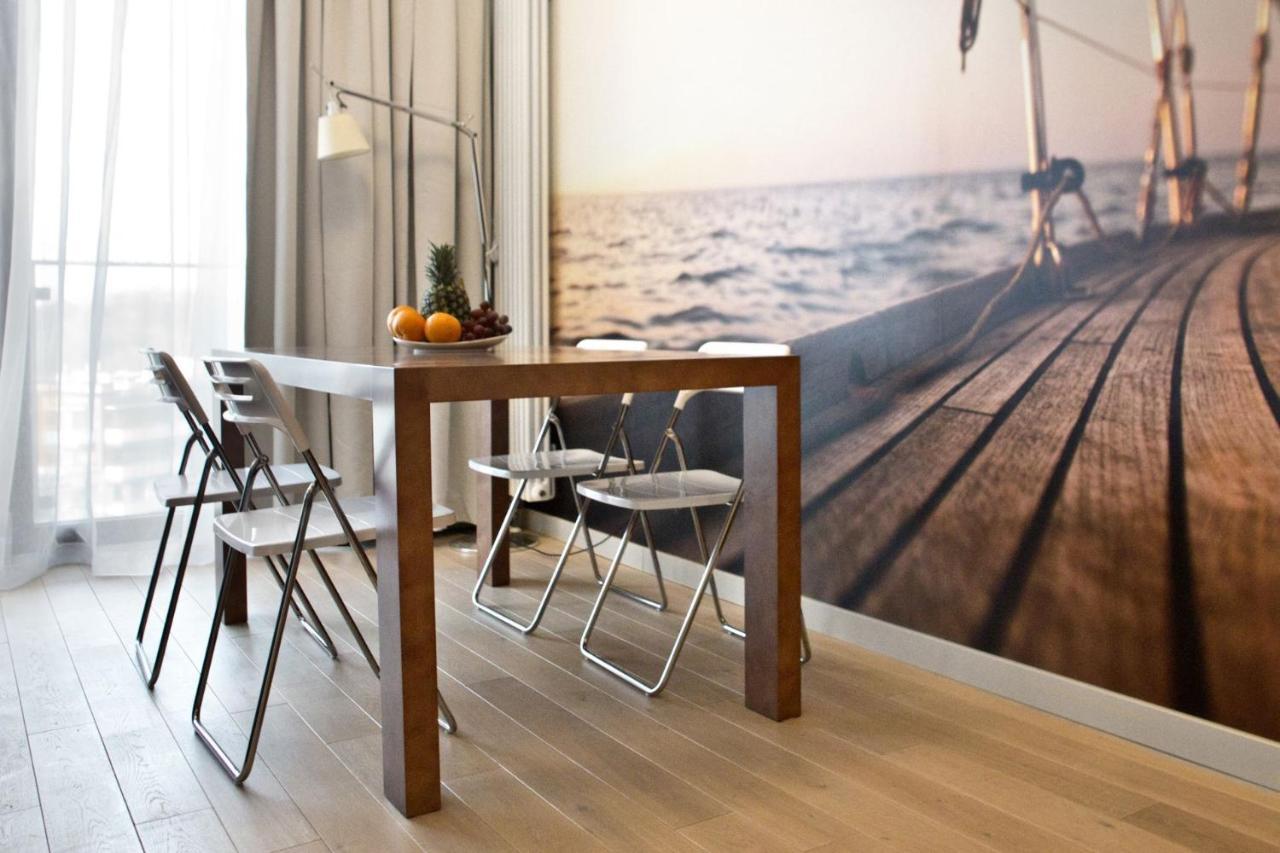 Triton Park Accommodation By P&O Serviced Apartments Varsóvia Exterior foto