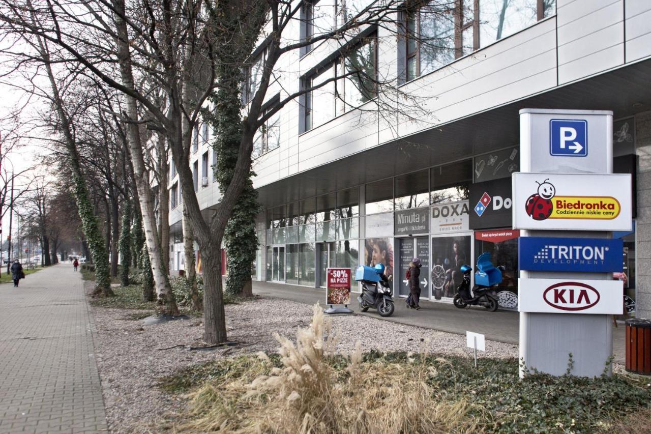 Triton Park Accommodation By P&O Serviced Apartments Varsóvia Exterior foto